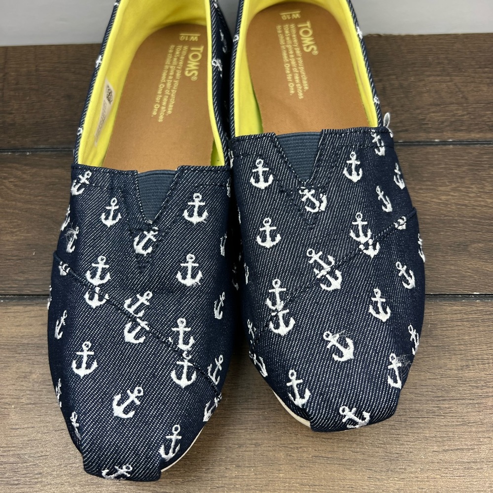 TOMS Navy Blue Anchor
Nautical Embroidered
Classic Slip On Shoes
Womens 10